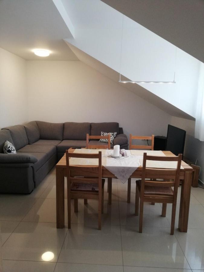 Appartamento Slavuj Novi Sad Esterno foto